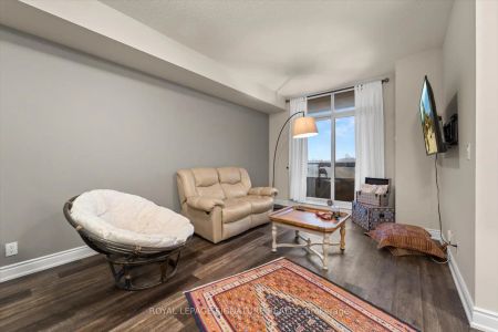 9225 Jane Street #511 - Photo 2