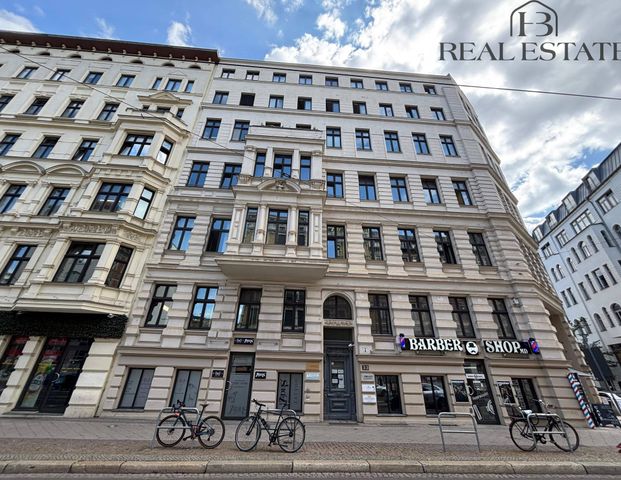 Für Sie in Sanierung! 4-Raum-Wohnung direkt am Hasselbachplatz - Photo 1