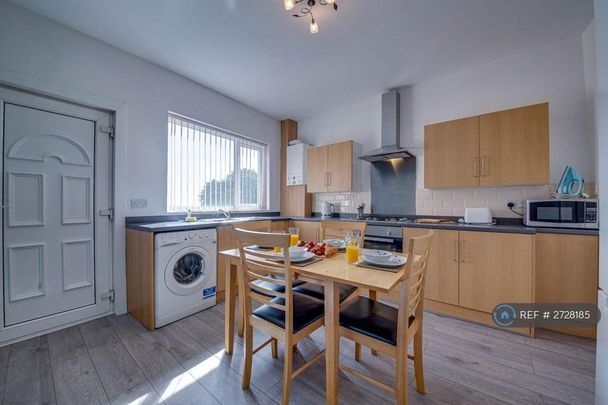 3 bedroom terraced house to rent - Photo 1