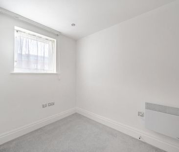 3 bedroom flat to rent - Photo 5