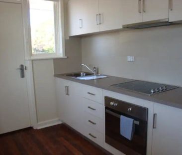 “Low Maintenance Living - Fully Furnished 2x1” - Photo 4