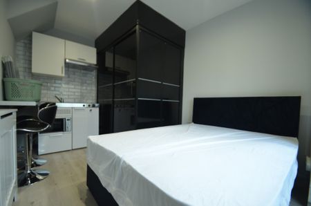 3 bedroom Detached house to rent - Photo 5