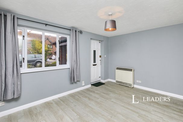 2 bedroom semi detached to rent Lindale Close, Gamston, Nottingham, Nottinghamshire, NG2 - Photo 1