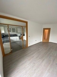 Moderne 3-Zimmer-Wohnung mit Balkon in gepflegtem Mehrparteienhaus zu vermieten - Photo 4