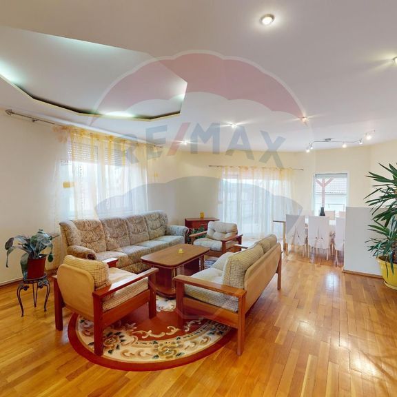 Vila individuala de inchiriat in Sibiu, cu teren de 1.000 mp - Photo 1