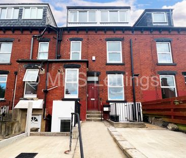 6 Bedroom Mid Terraced House for rent in Royal Park Grove - Photo 3