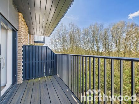 2 bedroom flat to rent - Photo 4