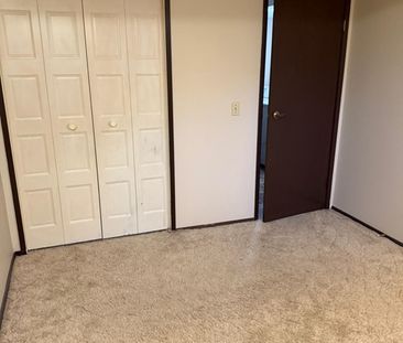 In Suite Laundry! 2 Bedroom 6-Plex in Highland Green!! - Photo 3