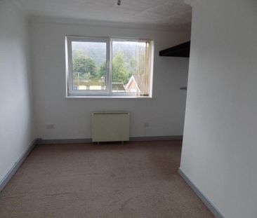 2 bedroom maisonette to rent - Photo 4