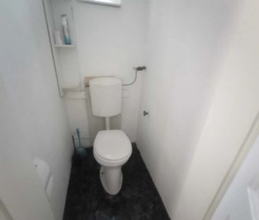 kleine Hauptmietwohnung (KAT D) mit Gangtoilette in einem Stilaltba... - Photo 1