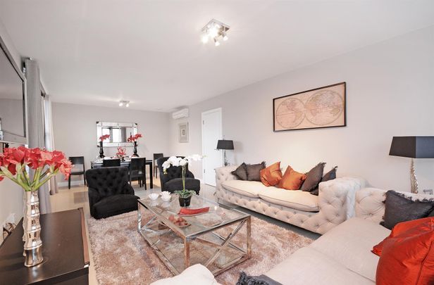St. Johns Wood Park, NW8 6NL, London - Photo 1