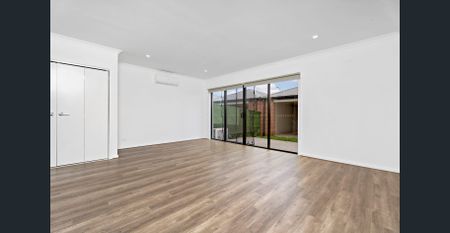 NEAR NEW 4-BEDROOM 2-STOREY TOWNHOUSE WITH STUDY NOOK - Photo 3