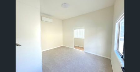 Family Living at Its Best - 3 Bedroom Home in Prime Location - Photo 5