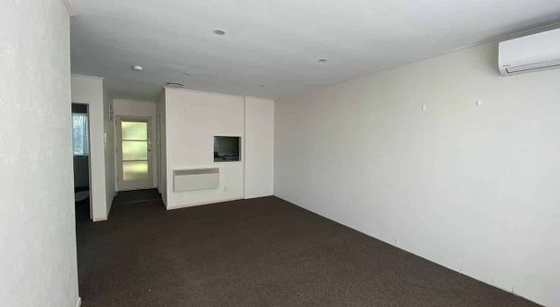 Charming 2BR Home in Normandale! - Photo 1