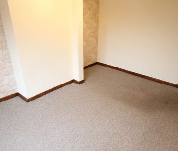 Manor Crescent, Rothwell, Leeds, LS26 0QS - Photo 2