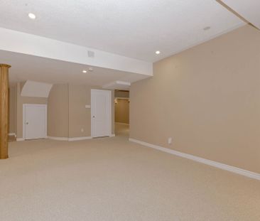 For Lease - 2257 Manor Hill Drive, Mississauga, Ontario - Photo 2