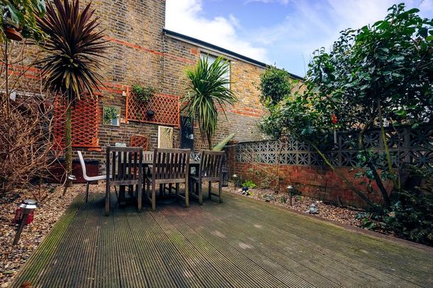 2 bedroom ground floor flat to rent - Photo 1