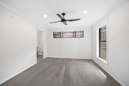 16 Marchment Street, Thrumster NSW 2444 - House For Rent | Domain - Photo 5