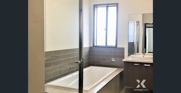 Modern 4-Bedroom Family Home for Lease in New Haven Estate, Tarneit - Photo 1