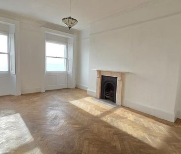 3 bedroom flat to rent - Photo 1