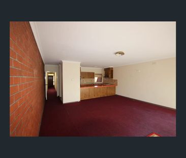 Charming 2 Bedroom Brick Home with Sun Filled Garden in Brunswick East - Photo 6