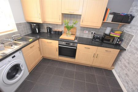 2 BED House To rent - Photo 3