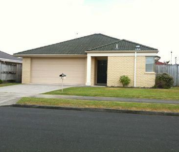 Welcome to 6 Grevillea Place, a tidy and comfortable home located i... - Photo 5