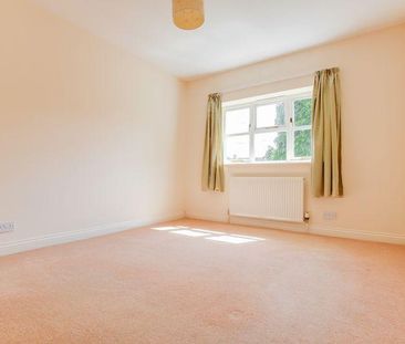 4 bedroom detached house to rent - Photo 4