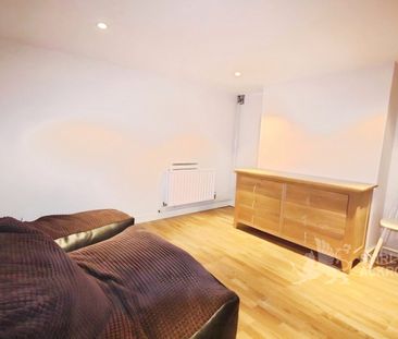 Stoke Fields, Guildford, Surrey, GU1 4LT - Photo 2