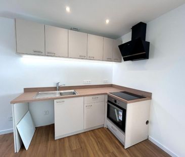 Location Appartement 4 pièces 77m² ROANNE 42300 - Photo 5