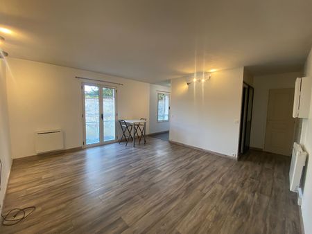 Appartement Corbeil Essonnes 2 pièce(s) 43.28 m2 - Photo 2