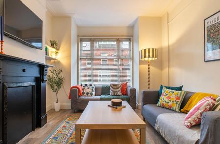 1 bedroom in a house share to rent - Photo 2