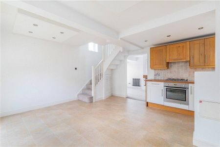 3 bedroom detached house to rent - Photo 2