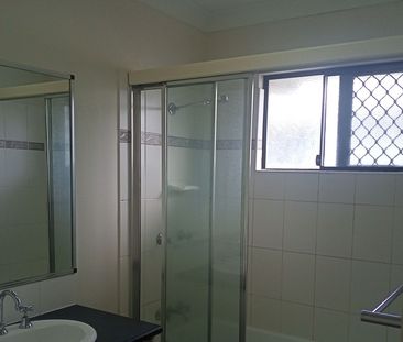 Spacious Family Home in Quiet Kelso Street - Photo 2