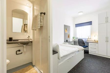 4 Bed Ensuite - Photo 3