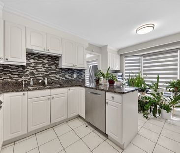 For Lease - 2537 Annelyn Court, Mississauga, Ontario - Photo 3