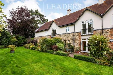 St. Leonards Street, West Malling, ME19 - Photo 4