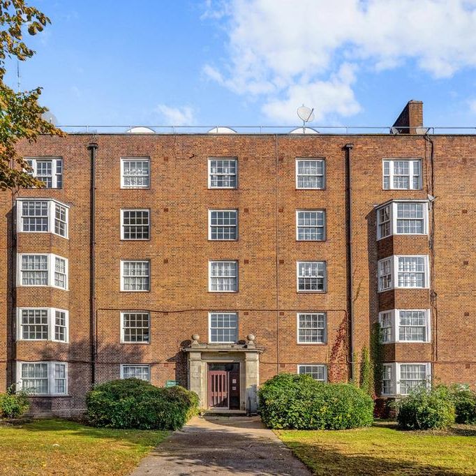 4 bedroom flat to rent - Photo 1