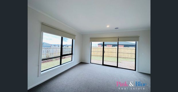 Stunning & Beautiful 4 Bedroom Family Home for Rent! - Photo 1