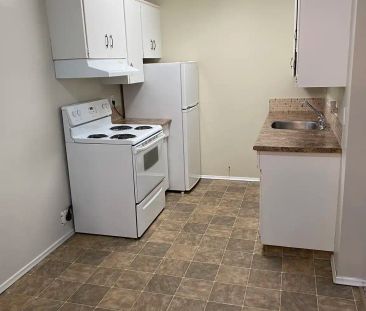 Vista on 78th - 1 Month Free! — 1 Bedroom - Photo 3