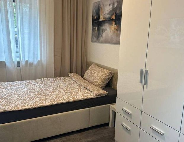"Vollmöbliertes 1-Zimmer in gepflegter WG - sofort bezugsbereit" - Photo 1