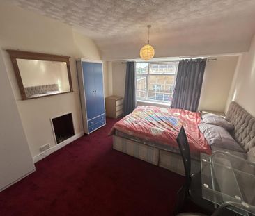 1 bedroom in a house share to rent - Photo 6