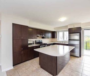 For Lease - 60 Fairwood Circle Unit# 37, Brampton, Ontario - Photo 3