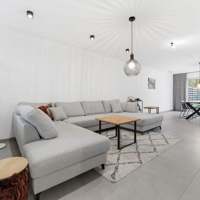 Halfopen nieuwbouwwoning met tuin te huur in Staden - Photo 1