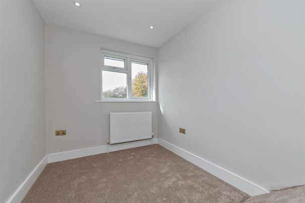 4 bedroom house to rent - Photo 1