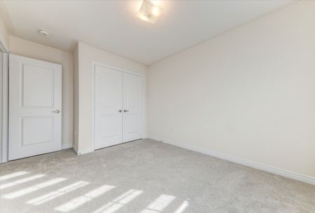 For Lease - 2077 Horace Duncan Crescent, Oshawa, Ontario - Photo 4