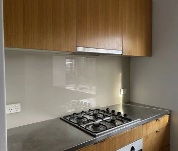 Upper Level 2 Bedrooms in Parkside! - Photo 3