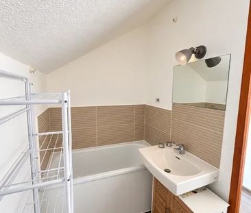 Location Appartement 1 pièce 25m² SALLANCHES 74700 - Photo 2