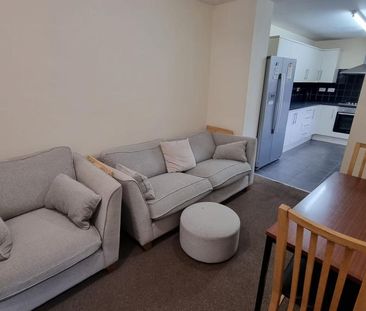 6 bedroom terraced house to rent - Photo 1