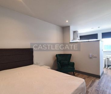 Studio to rent - Photo 2